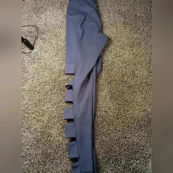 2/$30‎ YOGALICIOUS Purple Cutout Activewear Stretchy Workout leggings -(#249) - Picture 2 of 8